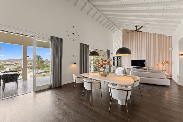 Blue Bay – Exclusive villa met adembenemend uitzicht  