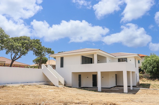New, modern 5-bedroom villa with swimming pool for sale on Curaçao
