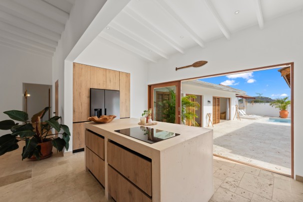Julianadorp - Modern renovated detached villa with swimming pool