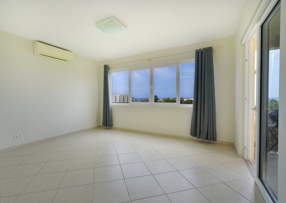 Royal Palm Resort - Luxury two-bedroom apartment with sea view