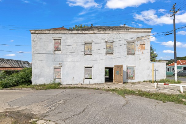 Otrobanda – Historic City Villa with Renovation Permit