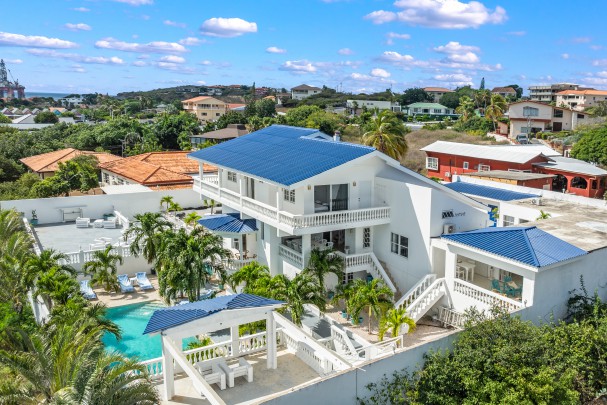 Champartments - Luxury group resort white villa on Curaçao 