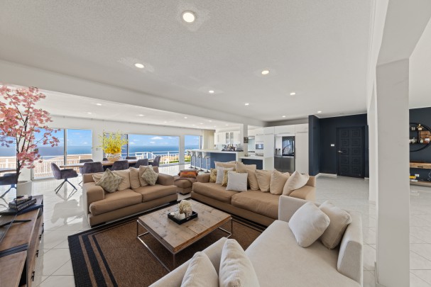 Blue Bay Resort - Caribbean Luxury Villa with 7 Bedrooms and Sea Views