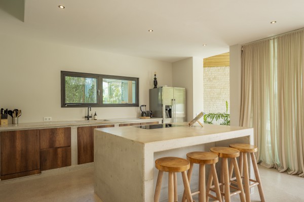 Vista Royal - Luxury villa with pool, jacuzzi & views at Jan Thiel