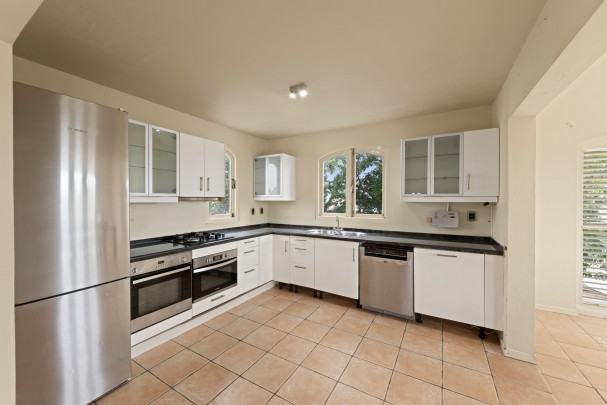 Stylish Jan Thiel Villa with Pool and Exceptional Investment Potential