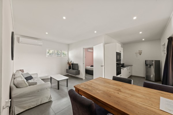 Mahaai - Appartementencomplex met Zwembad en Huurinkomsten