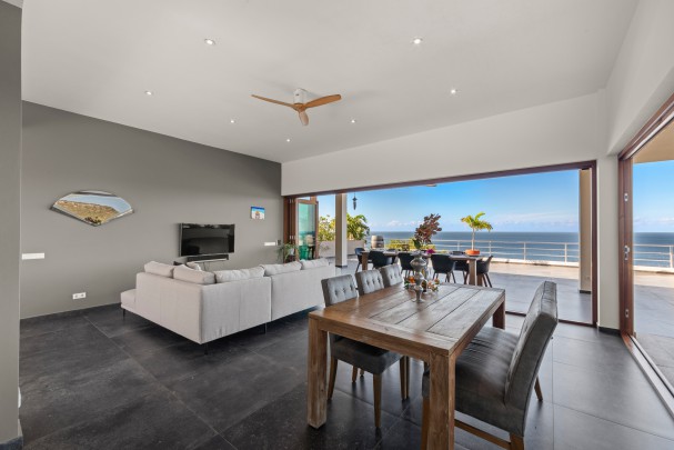 Cas Abao – Moderne 5-Slaapkamer Villa met Zeezicht