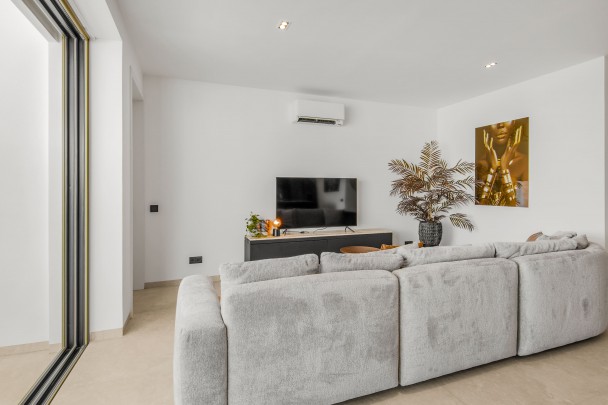 THE CAPE 6 - Exclusive apartment with sea view and private pool.