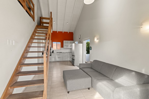 Apartment with Spacious Terrace in Vista Monta&ntilde;a