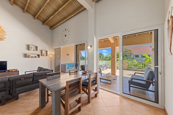 Spacious furnished 2-bedroom bungalow in Blue Bay 