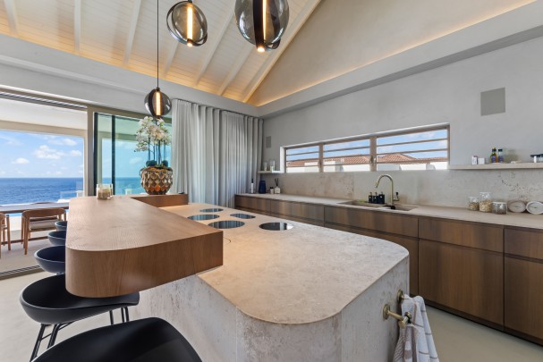 Blue Bay &ndash; Spectaculaire klif villa op exclusieve B-sectie   