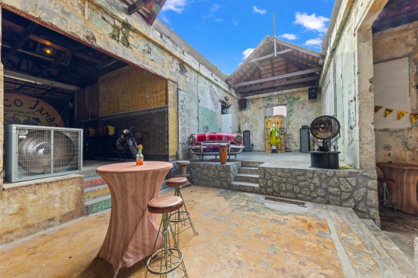 Uniek monumentaal horecapand in het hart van Otrobanda