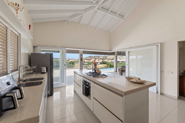 Blue Bay BO 4 &ndash; Elegant villa with unique views over the golf course