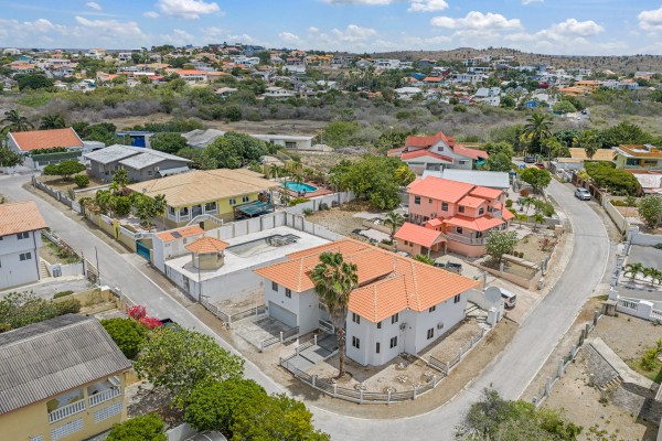 Cas Grandi – Ruime opknapwoning met appartement op rustige locatie