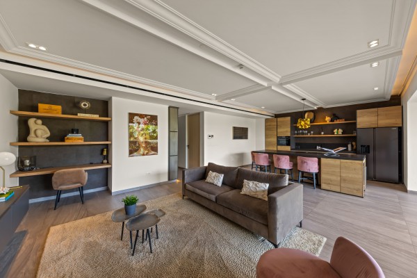 The Shore – Luxury Furnished Apartment with Direct Beach Access
