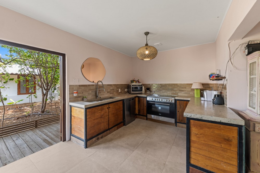 Renovated Tropical Home with Peace and Privacy in Jan Thiel photo 9