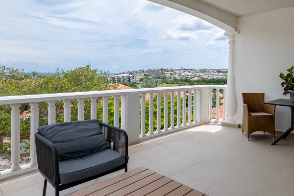 Triple Tree 29 – Unique 2-bedroom corner apartment with ocean view