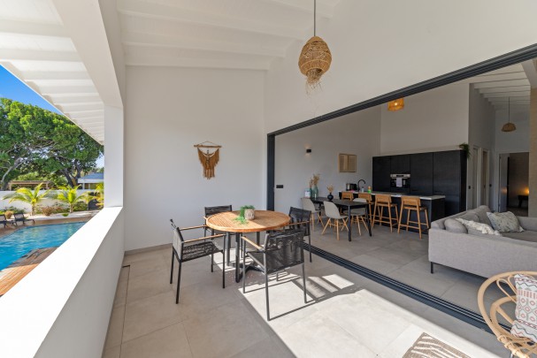Luxury penthouse in gated resort with pool – Jan Thiel