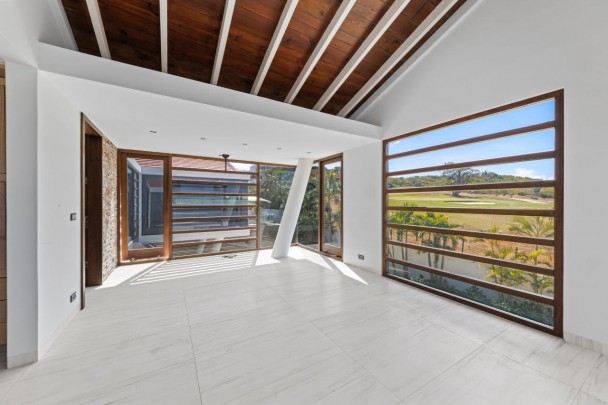 Luxury Villa with Pool & Golf View in Blue Bay Curaçao