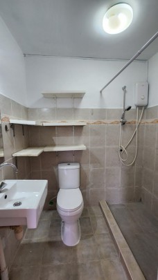 Vista Royal - Spacious 1-Bedroom Main Floor Apartment 
