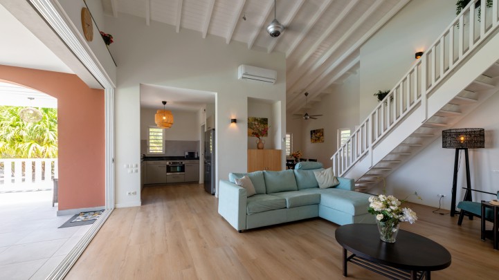 Blue Bay Villa with Pool and Spacious Garden