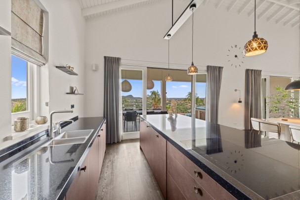 Blue Bay – Exclusive villa met adembenemend uitzicht  