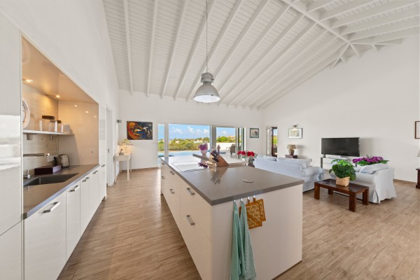 Luxury Blue Bay villa with sea view, pool & guest apartment