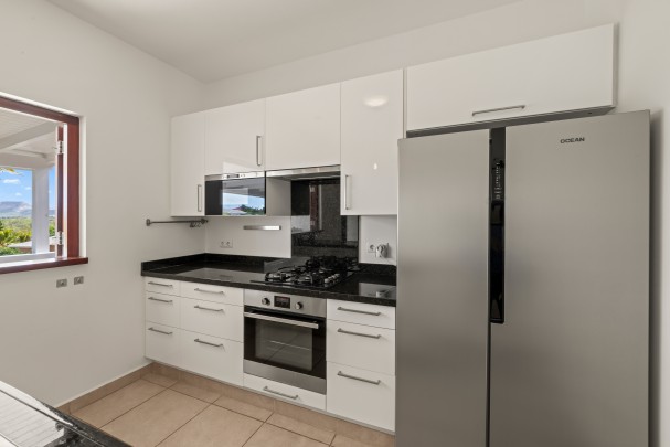 Spacious 2-bedroom apartment with large terrace in Cocolora