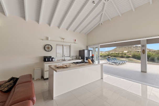 Blue Bay BO 4 &ndash; Elegant villa with unique views over the golf course