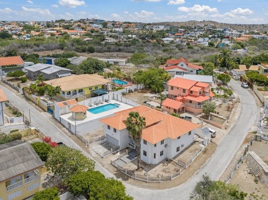 Cas Grandi &ndash; Spacious fixer-upper with apartment in a quiet location