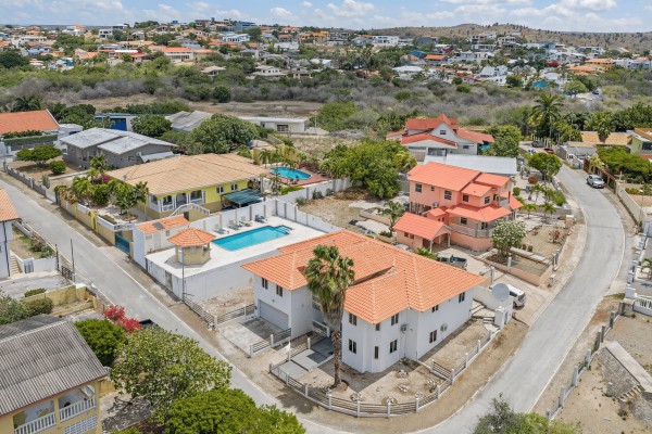Cas Grandi – Ruime opknapwoning met appartement op rustige locatie