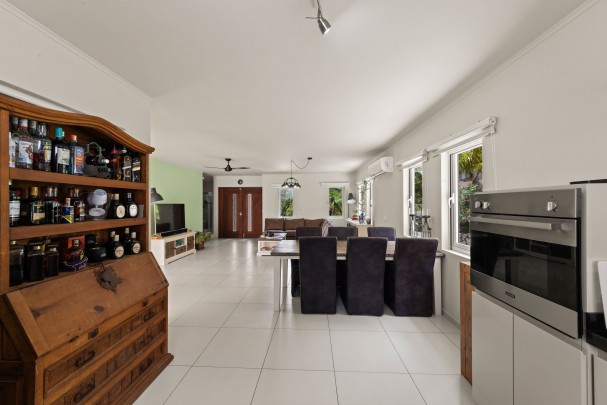 Sun Valley - Modern Detached Home with Garage on Spacious Lot