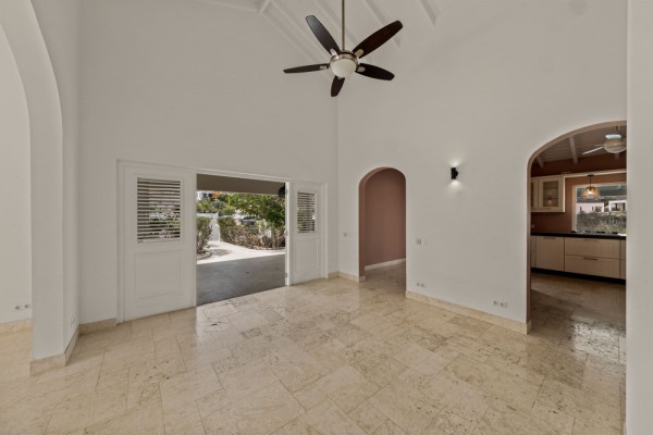 Blue Bay BD61 - Spacious Villa with Guest Apartment