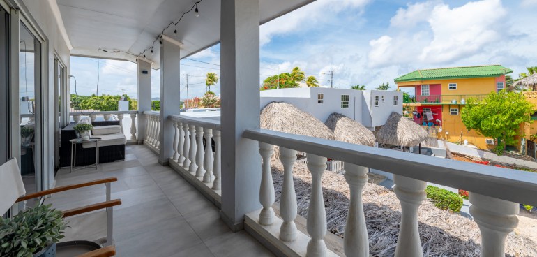 Rooi Catootje – Spacious 2-Bedroom Apartment for Rent