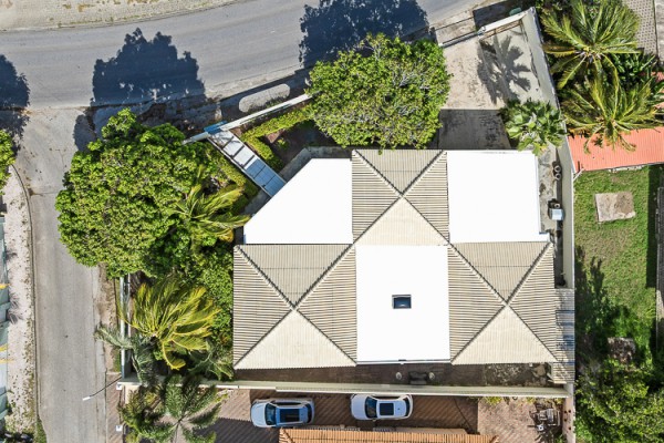 Spacious 3-bedroom villa with separate apartment