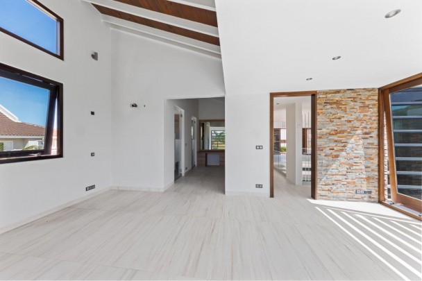 Luxury Villa with Pool & Golf View in Blue Bay Curaçao