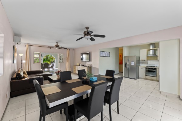 Hanenberg – Tropical vacation home with pool and private bar