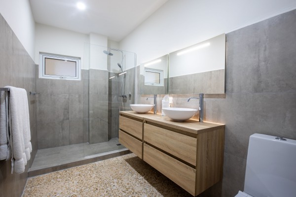 Luxury Fully Furnished 2-Bedroom Apartment in Punda