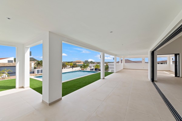 Blue Bay - Luxury new build 4 bedroom villa with private pool 