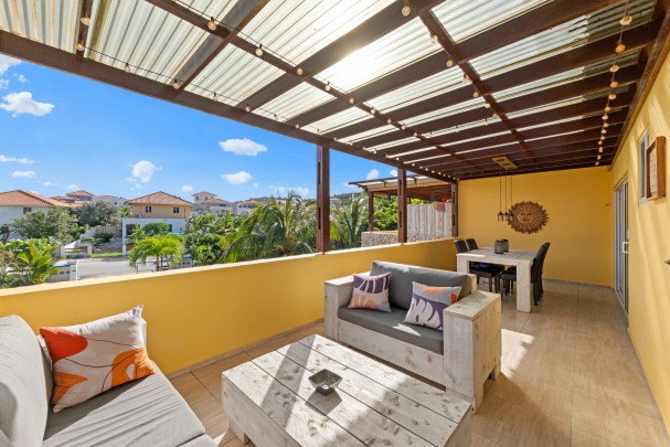 Apartment with Spacious Terrace in Vista Monta&ntilde;a