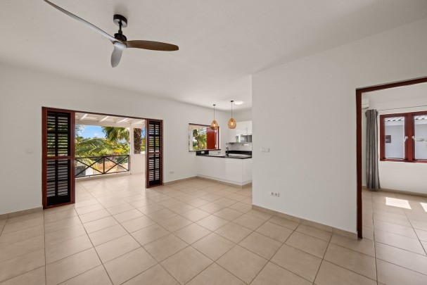 Spacious 2-bedroom apartment with large terrace in Cocolora