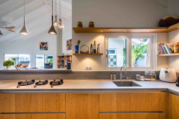 BlueBay O-35 – Ruim en sfeervol huis met appartement en zwembad