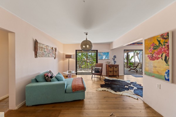 Renovated Tropical Home with Peace and Privacy in Jan Thiel