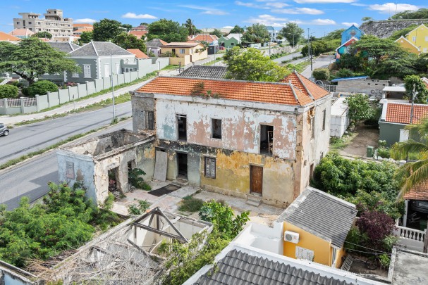 Otrobanda – Historic City Villa with Renovation Permit