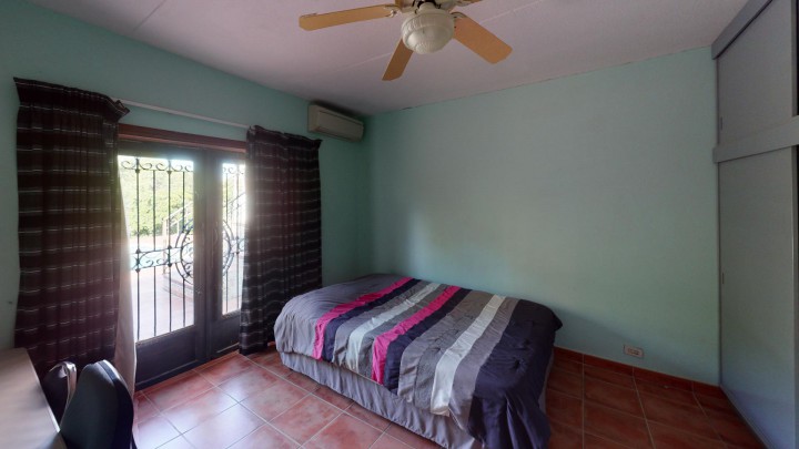 Damacor - Beautiful Fixer upper house on a hill centrally located