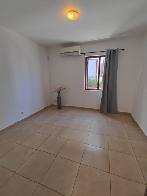 Ruim appartement met zwembad te huur in Jan Thiel -dichtbij het strand