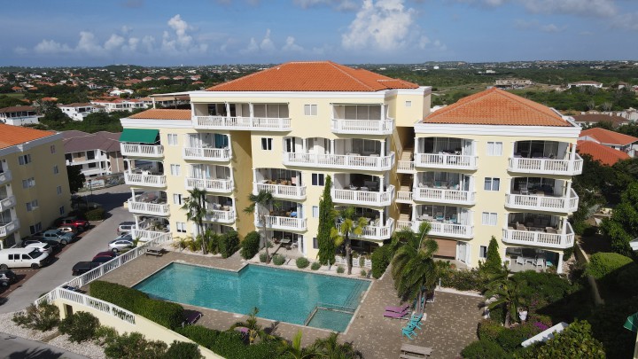The Hill, Blue Bay - Spacious 2 bedroom apartment with sea view 