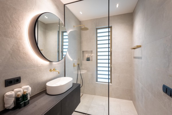 THE CAPE 6 – Luxury Apartment with Sea & Golf Course View 