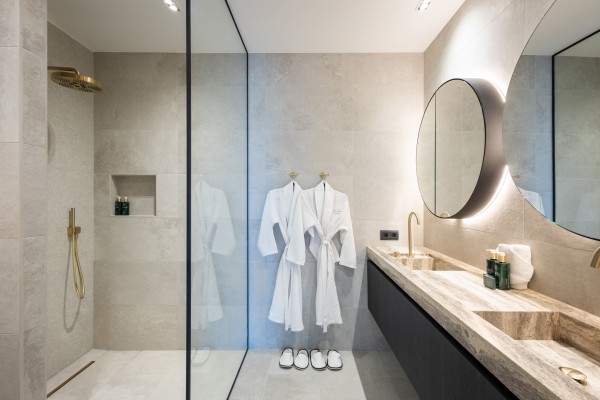 THE CAPE 6 – Luxury Apartment with Sea & Golf Course View 