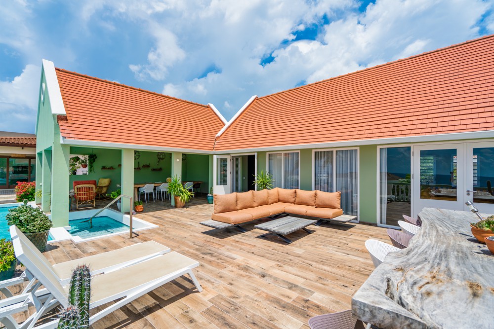 RE/MAX real estate, Curacao, Blue Bay, Blue Bay BB-44 - Beautiful villa with private pool